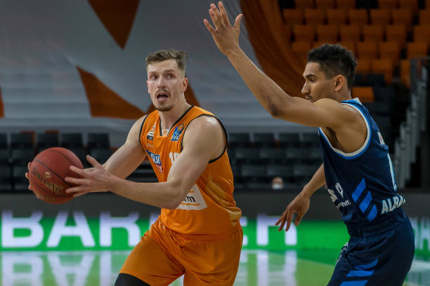 前方形成阻 前方形成阻